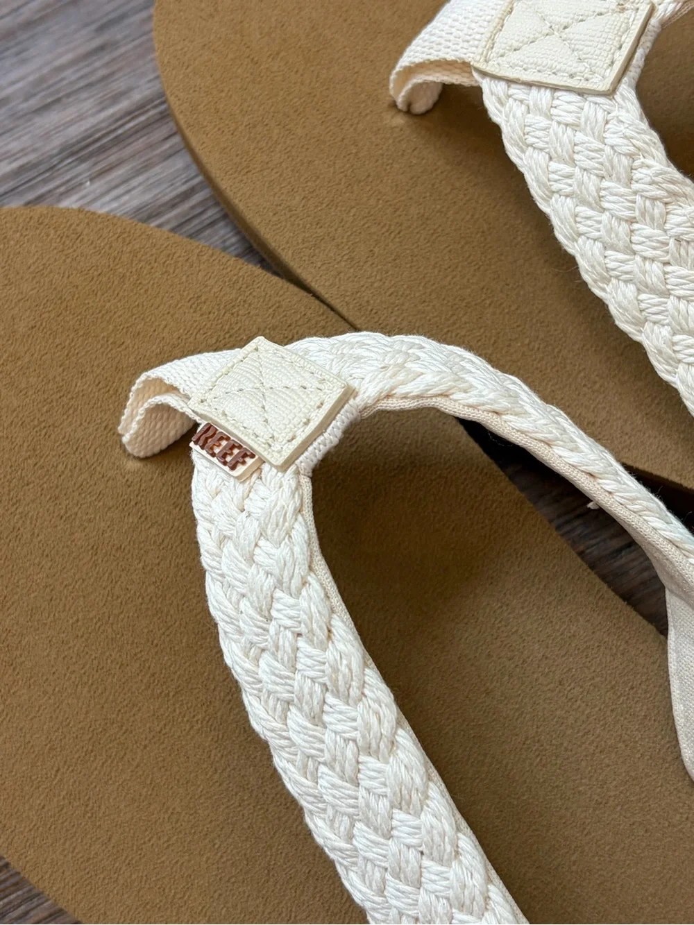 Reef Cushion Comfort Flip Flop Sandals Tan/White Braided Straps Women’s 9